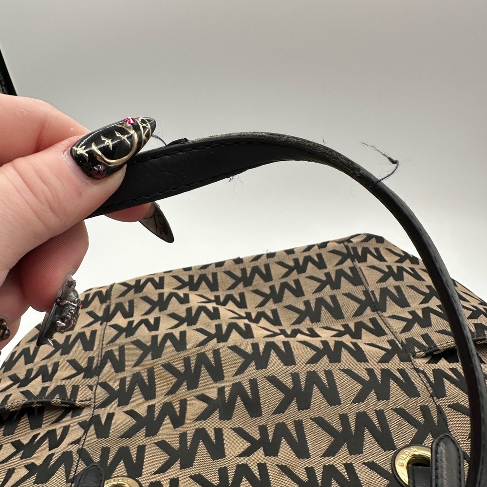GIVEAWAY Michael Kors Black and Tan Tote Bag - Picture 4 of 9